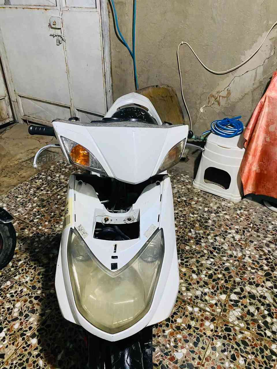 السـلام عليكم
سكنس فحل كامله بلادية ختم واحد 
كهربائيات نكرة سلف كلشي شغال مبيهة نقص كامله 

مكاني بغداد الزعفرانية 
سعر 450
***********

