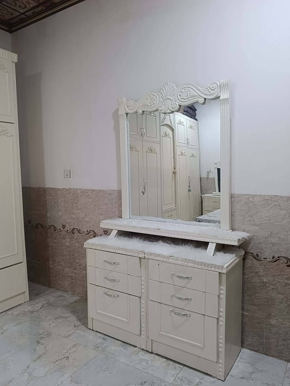 للبيع غرفه تركي فصال عراقي دراجه اوله بعد جديد الي يريد هذا رقمي ***********
