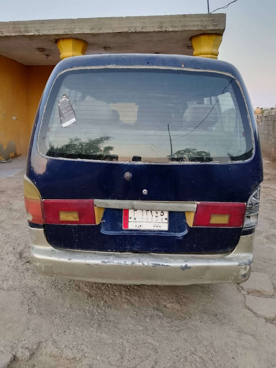 السلام عليكم 
سيارة بريجو موديل 1996 سياحي رقم بغداد سنوية لل28 باسمي محرك وكير واكسل خير من الله المحرك عل سحك الكشر كدام العين غرفتها يحتاجلها  دوشمة مكان السيارة بغداد منطقة السعادة قريبة على محطة الزبيدي السعر 45$ وبيها مجال
 للاستفسار الاتصال ***********
واتساب***********
