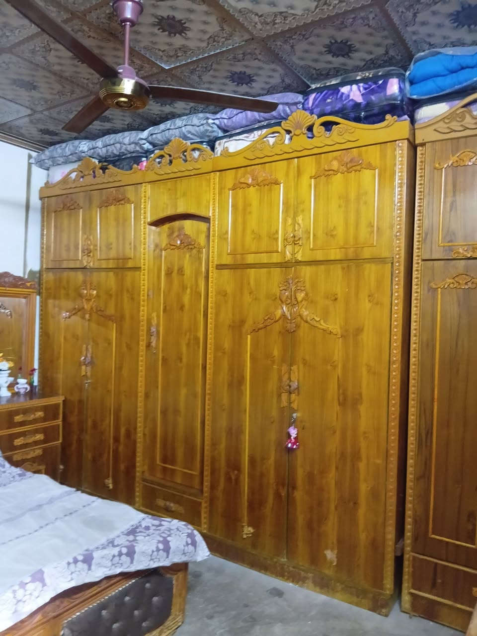 غرفة اخشاب عراقي الثقيل
سعرر900 وبيهاا مجال 
***********
***********
