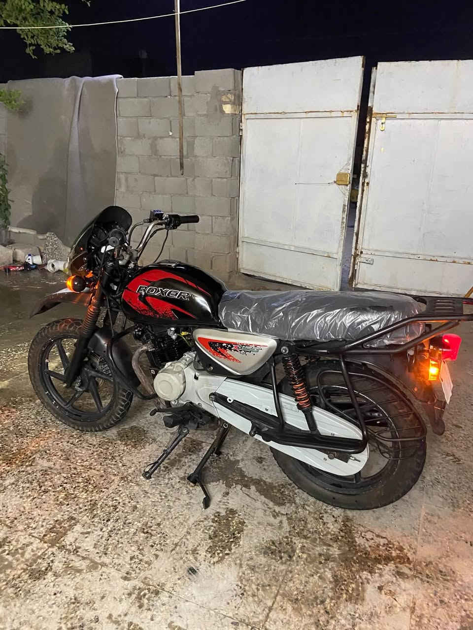 بوکسر موديل ۲۲ بدون أوراق اكفلها حلال وحرام وسرقه دراجه خرسه احلى من الصوره كلشيء كامل مكمل مابيها نقص برغي منضومه زنون کهربائيات كامله مکمله دراجه عوزها سایق مكاني شعب نهايه حي اور سعر ٩٥٠ وبيها مجال ***********
