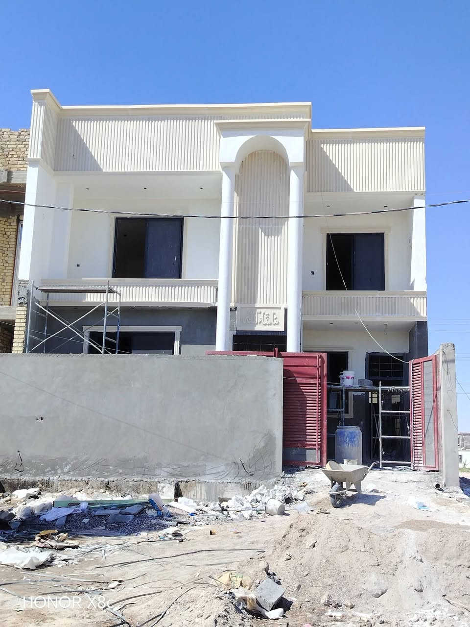 السلام عليكم
كادر من الفلوجه

لبخ طلس فوم نثر نشتغل بغداد اتصال بيه وات ساب

***********

نص مكتوب في الصور:
- HONOR X8c
- ۸۳٪ 4G ۸:۳۳