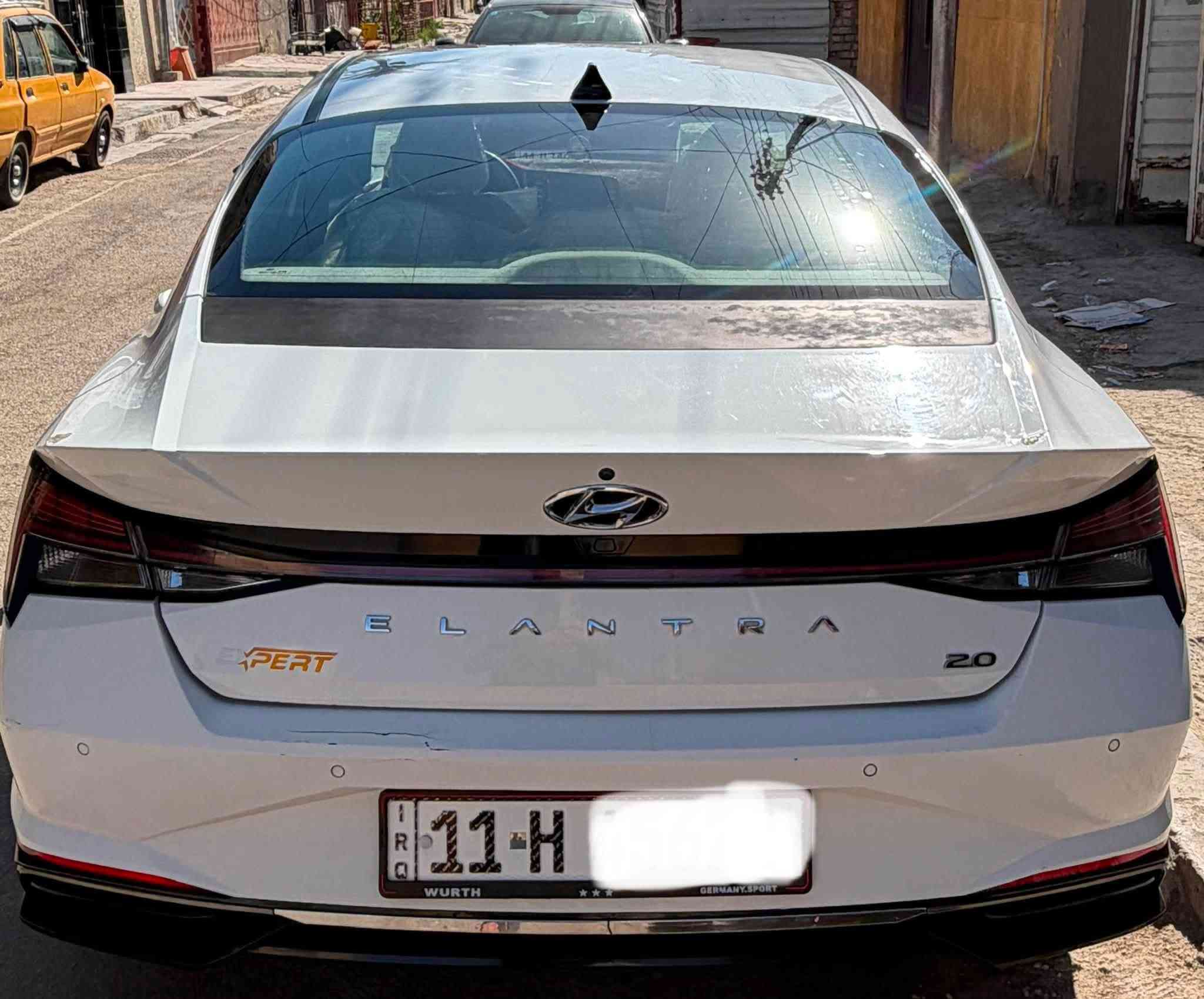 السلام عليكم النترا 2021 خليجي فول مواصفات رقم بغداد
المسافة المقطوعة : (56)الف km حقيقي

حجم المحرك: (2000) دوش 

اللون : ابيض 

الإضافات :  

شاشه دجيتل متصله بالكامل 

بصمة تشغيل 

بصمة ابواب  

تشغيل عن بعد

حساسات امامية وخلفيه

تحديد مسرب 

مدخلين شحن واوكس 

تبريد بيانو منفصل 

تشغيل عن بعد

دشبول لد بلادي الوان ​

إضاءة LED

ويل كب 

شاشة تحكم لمس

اندرويد اوتو

ابل كار بلاي

خرائط 

دخول ذكي

السياره مابيها اي نقص 
والسونار موجود 

$138 و بيها مجال بسيط 
مكان السياره بغداد الكرخ /الشعله
رقم الهاتف
موجود واتساب 
‭***********‬
