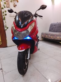 PCX جيل أول • ياباني • ممشا قليل