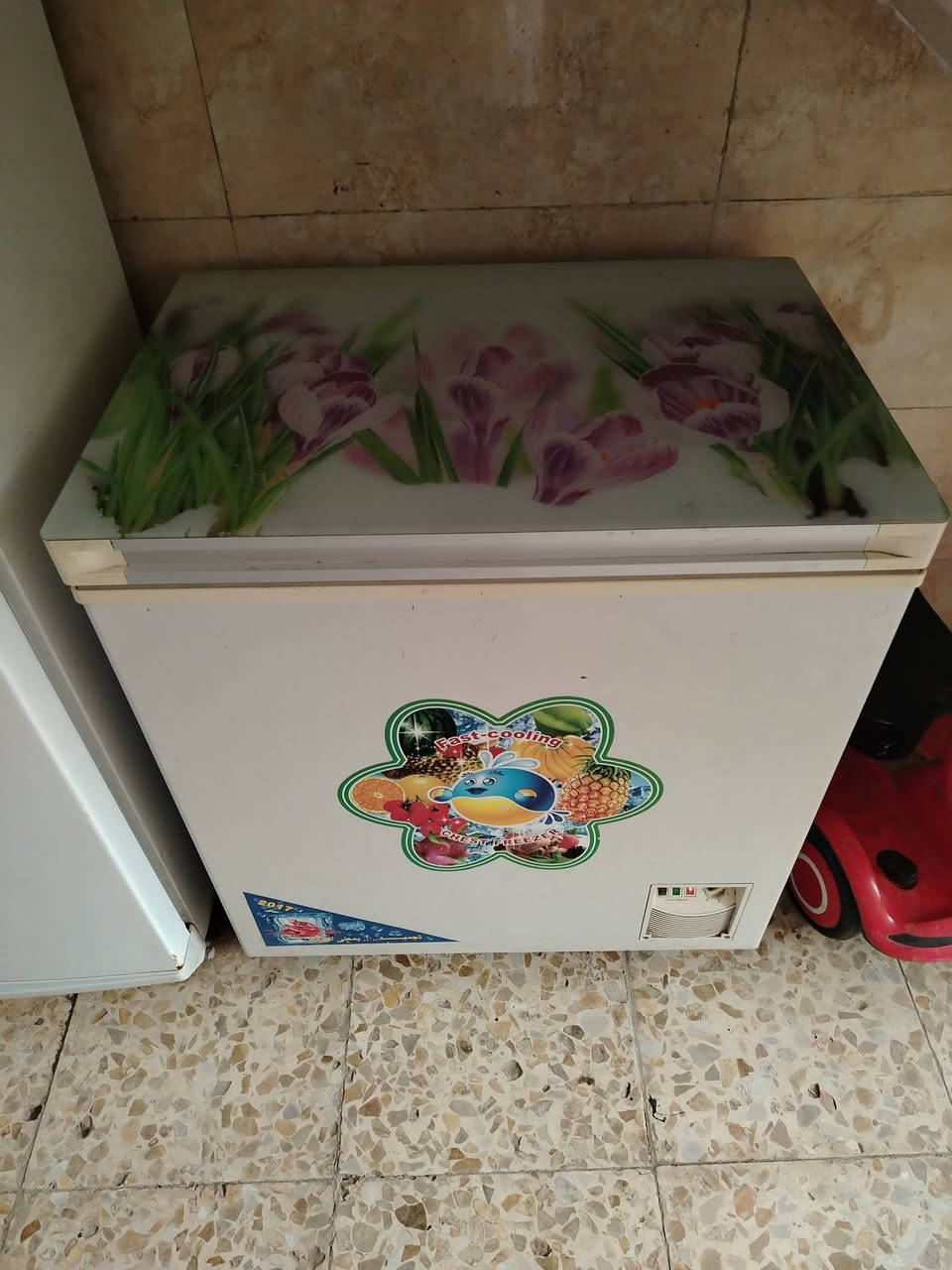 ثلاجة • نضيفه • بدون تصليح