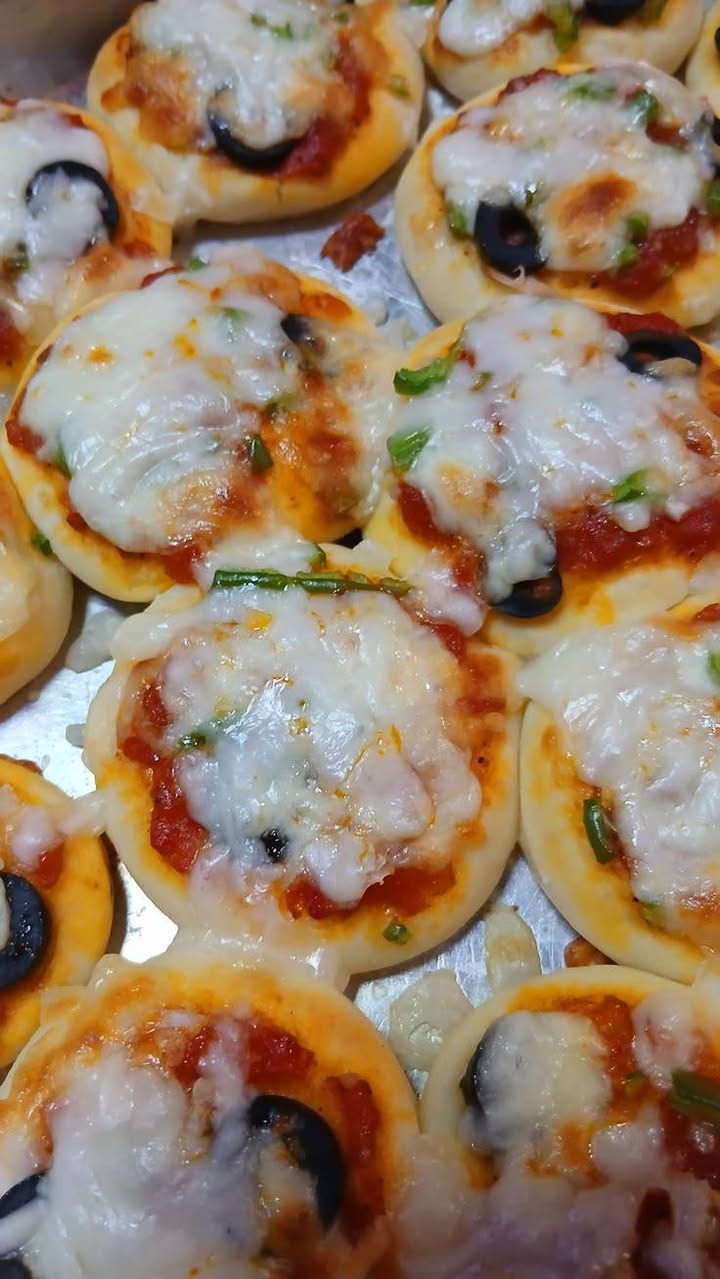 عرض يوم الجمعة من بركات الجواد للمعجنات 🌸
🔥 الجُمعة غير ويه معجناتنا غير! 😍

🥮 12 قطعة مني بيتزا 🍕

🥩 12 قطعة لحم بعجين

🧀 12 قطعة خلية نحل بحشوة الجبن

🥐 12 قطعة فطائر بالجبن

🎉 كل هذا العرض بـ 20 ألف دينار بس! 🎉 والتوصيل مجانا 

✨ عرض يفيد الجمعات العائلية ولمّة الأهل والأحباب ❤️

📞 للحجز والاستفسار: ***********
