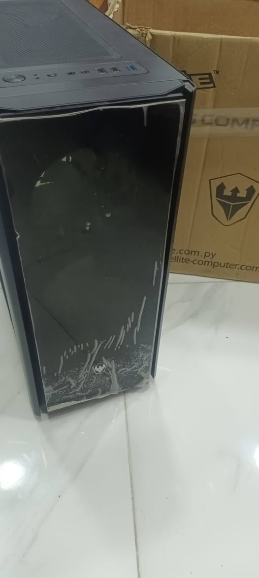 للبيع: كيس  SATE مع معالج i3 جيل تاسع وهارد SSD
الكيس: SATE ATX Gaming K372 (جديد غير مستخدم بكرتونته).  
​المراوح والإضاءة: يحتوي على 3 مراوح ARGB مع ريموت تحكم للإضاءة والسرعة.
​المعالج (CPU): Intel Core i3 الجيل التاسع (شغال وبحالة ممتازة).
​التخزين (SSD): هارد SSD سعة 120GB (سريع جداً للنظام والألعاب).
اليريدهن يراسني ويدلل 
مكاني بغداد

