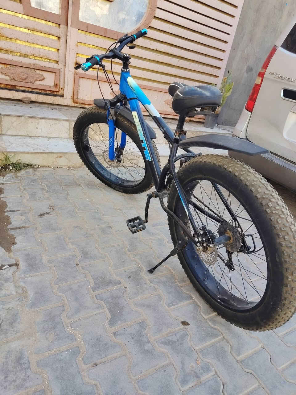 السلام عليكم
بايسكل للبيع همر جديد صاله شهرين من اخذته وماستعمله تايرات جدد باسكل حلو وجديد بعده
سعره ب150 وبي مجال  مكانه النجف مناذره
شراي اتصل ***********
