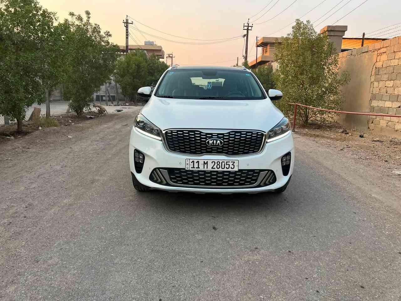 كيا سورنتو خليجي 
رقم بغداد الماني بسمي 
موديل ٢٠١٨ شكل ال٢٠
لون ابيض 
دبل شباك شكل الجديد 
٦ سلندر ٧ راكب 
فوووووول مواصفات
بنووووووورما طكتين جام 
بصمتين: تشغيل وتقفيل 
بردات خلفية اصلية 
الباب الخلفي كهرباء 
كامرة دوارة اصلية 
مري شفط مع القفل 
حساس امامي وخلفي 
شاشة كبيرة اندرويد 
نظام ايكو درايف 
كشنات جلد اصلي لونين 
كشنات ٢ كهرباء 
كامرة دوارة اصلية 
مري شفط مع القفل 
حساس امامي وخلفي 
تبريد ابيانو لمس 
تبريد ٣ قطع ثلج 
تحكم استيرن فول 
حاكية : ابلوتوث: اوكس 
كيجات السرعة زئبقية 
شاشة الدشبول الكترونية 
اضواء ترحيب بليدات 
جي: بي: اس خرائط طرق 
علامة سورنتو بلدوسة 
لد امامي وخلفي 
لايت زنون اصلي 
لايت لد٥ عدسات اسود 
مانع انزلاق وانحدار 
يدات نيكل اصلي 
اشاير بلمري 
ويل اكروم ١٩
تخم تاير جديد
ماشية ٧٠ الف اصلي 
كير ومكينة وصدر وحدادية وتبريد خير من اللة
بدون ضربة وتبديل واشخوط وبارد وصبغ عدى خدوش بسيطة
سيارة نظيفة وجاهزة مابية اي نقص 
الرقم الدولي الجديد / هزة جديدة / سنوية جديدة  
البصمة الثانية ممستخدمة / كتلوكات الشركة موجودات 
فديو موجود بلمنشور
السعر ٢١٩$
***********
