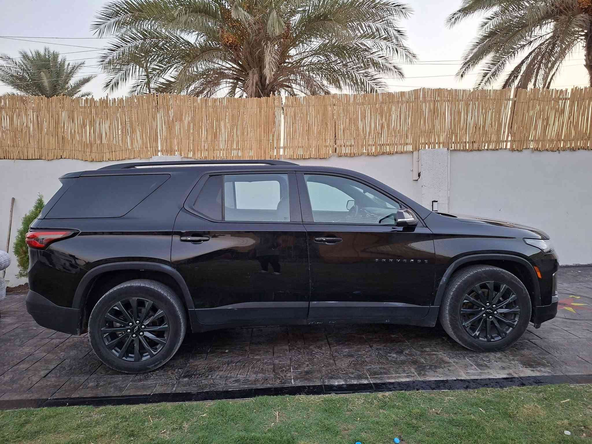 شوفرليت ترافرس RS 2023
اعلى فئة بالترافرس بجم رياضي دعامية اماميه RS يختلف عن باقي الفئات بالشكل 

مواصفات فول من كلشي 

فتحة سقف و بنوراما 
كشنات جلد تطريز RS احمر
دشبول مطعم بجلد 
قاصه 

كاميرات 360 درجة 

حساسات امامي وخلفي 

حساسات بالمري 

مري كهرباء 

تدفئة كشنات وسائق 

كشنات vip منفصلة 

بجم RS يختلف جذريا عن باقي الفئات 

ويل RS يختلف عن باقي الفئات 

الحادث 

تبديل 4 ابواب لون اسود مع تعمير بجهة السايق جاملغ امامي وخلفي والصندوق 

صبغ بسيط بالبنيد جزء صغير 

السعر 21800$  رقم بغداد حرة
***********
يعني 218 ورقة 

سعر جوه سوك ال RS ب 25 ورقة
