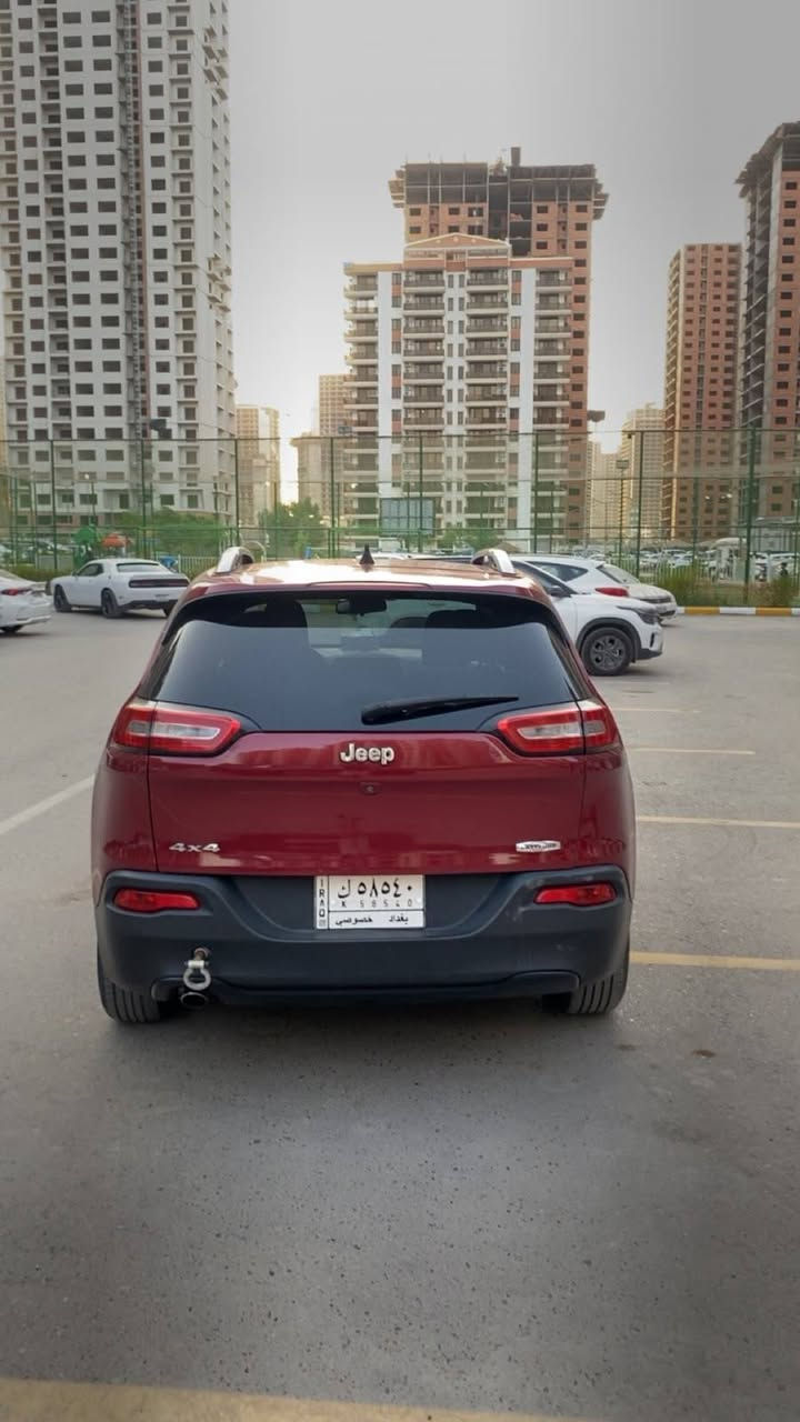 سلام عليكم Jeep 2017 الحادث موضح بل صور وبلعراق صار بيهة صبغ 3 قطع بدون دواخل بدون شواصي سيارة بچم كبس سيارة احلى من الصور اي ستفسار *********** / السعر 105قابل للتفاوض بغداد, العراق
