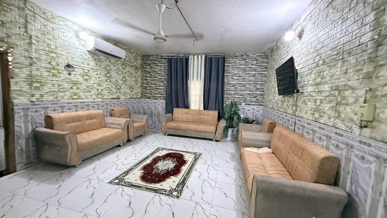 السلام عليكم عقاررر للبيع 

الموقع قرب العلويه شريفه بنت الحسن ع
في منطقة بي ساله  يحتوي على استقبال 5*7
ومطبخ4*5وصاله 9*5وغرفه 5*6والغرفه الثانيه 4*5
الخدمات ماء وكهرباء والمدارس قريبه
طابو زراعي سند 25
مساحه البناء ٢٠٠والمساحه الكليه ٤٢٥
للستفسار خاص او على رقم ***********
