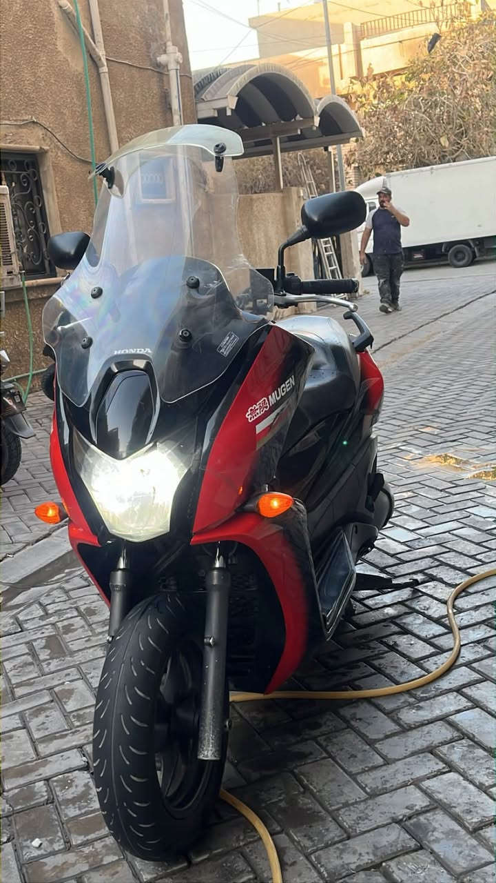 سلام عليكم
دراجه فاز هوندا جديده ونضيفه حيل مكينه كفاله عامه بل جيس المكينه بيه صالنصه رياضي والدراجه كير S7 مو عميه وطلعات كامله شغاله كهربائياته شغاله وموضح كلشي بل صور كامله نقصه جاملغ امامي وكسر بل مازده وتك اشاره يسره خلفيه بس ذني نقوصاتهن ميكلفن
للاستفسار ***********
العنوان الاعظميه 
السعر مليون وبيه مجال مستعجل عله بيعته
