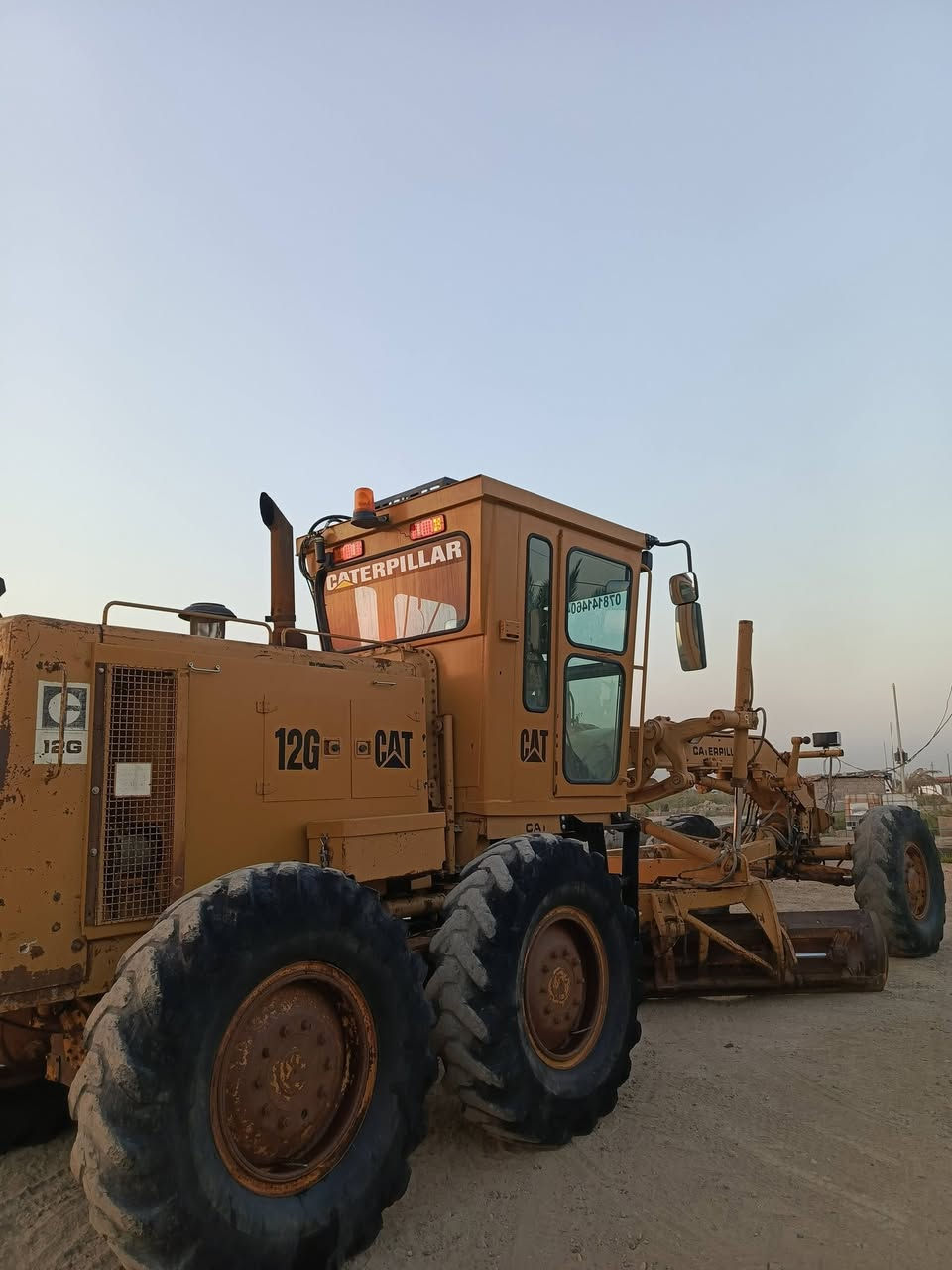 اعيد النشر بسبب الوعود 
كريدر 82 بلادية رقم انكليزي بغداد 
مكلف بلنشر للتواصل على الارقام التالية 
***********
***********
