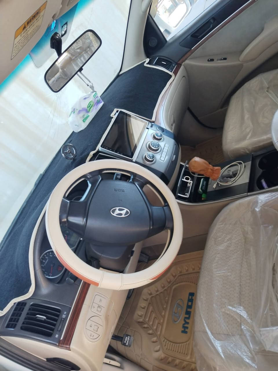السلام عليكم هونداي فير كروز خليجي ٧ راكب ٦ سلندر ٣ قطع تبريد رقم بغداد موديل ٢٠٠٨ مراوس بسياره مكينه 2500او الفين ديالى الخالص ***********
