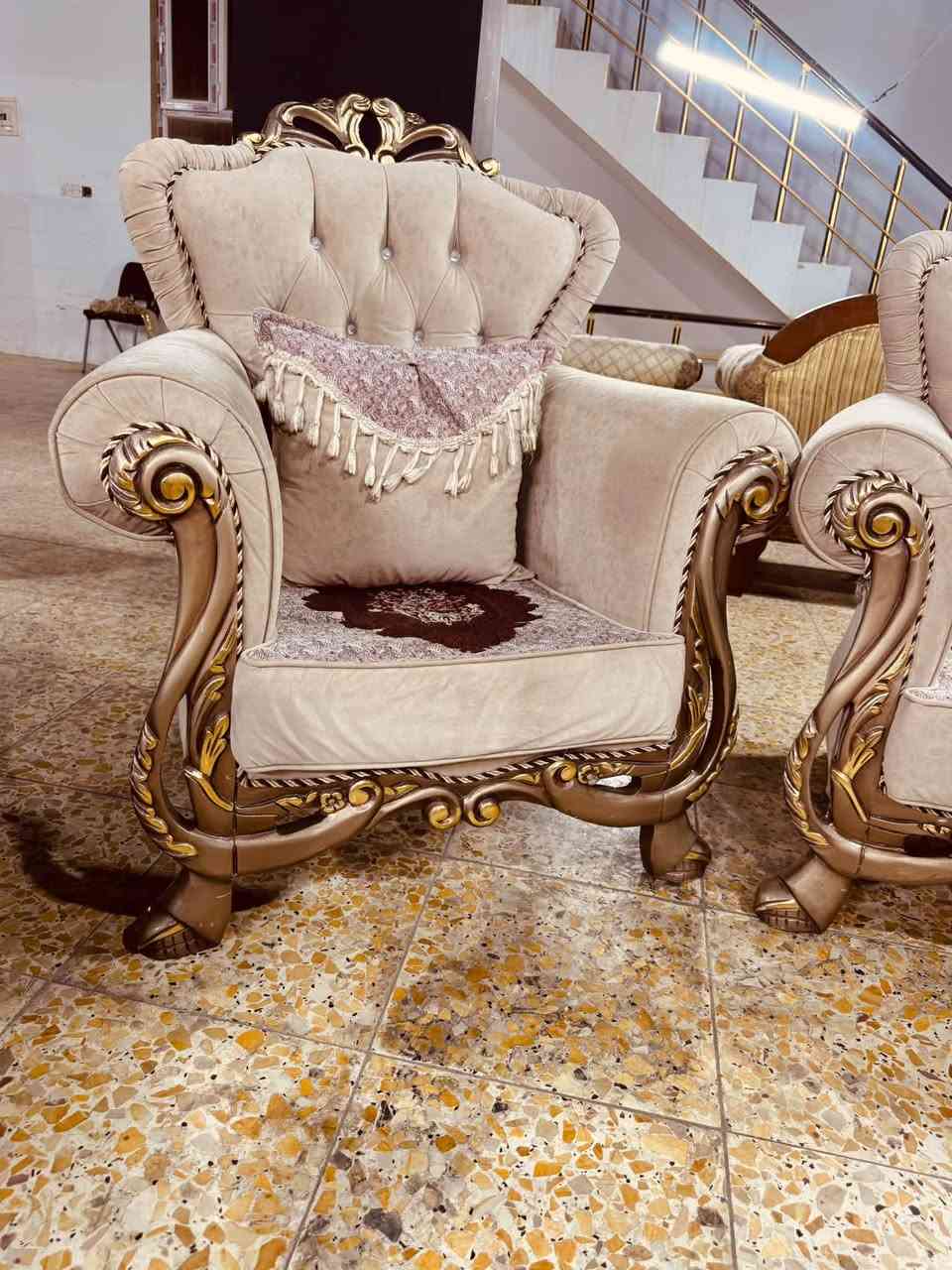 تخم تركي عشر مقاعد مع الطبله الوسطيه مالته مكانه الامين للاستفسار خاص
