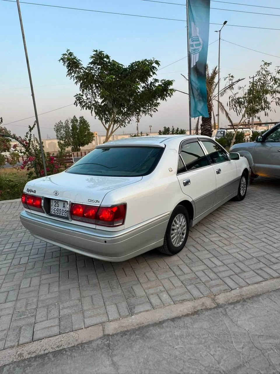 ملكة مديل 2003 رقم كركوك إنكليزي قرار ٤٨ شرط التحويل
سياره كفاله كص وضربه وصبغ 

فول للاخير عدا الفتحه 

شاصي 75 ديفور الكبير
 
4 دكم دبل شاشة 

تبريد خلفي ثلاجه 

اربع كشنات كهرباء ستيرن كهرباء 

مكينه وكير جديد شرط بدون تنقيص 

حداديه جديدة 

سيارة جديدة 

الاستفسار ***********
