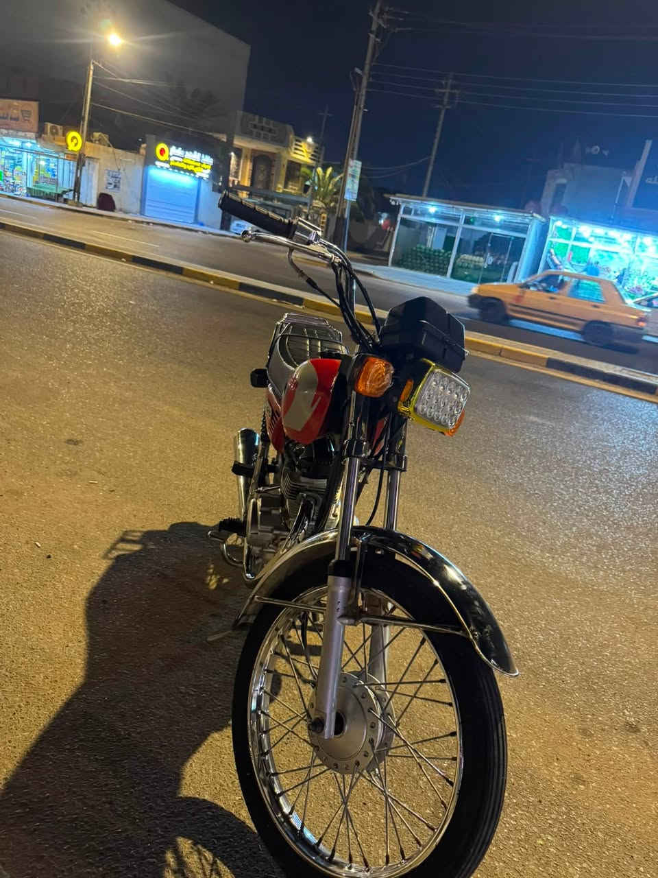 داجه رقم إنكليزي وسنويه رقم بصره سعرها مليون ٨٠٠وبيه مجال قليل دراجه نضيفه مال جناي  رقم تواصل ***********
