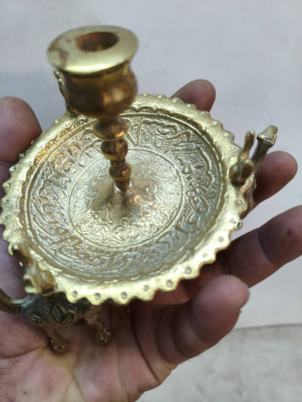 شمعدانات • نحاس • يدوي