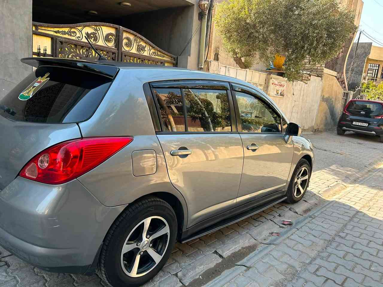 سلام عليكم حبايب فرسا للبيع موديل ٢٠٠٩ ماشيه ١٠٩ سياره جديده ببهه رشات صبغ أبيع احزام وسياره خير من الله وع أيدي سستمتهه ع أيدي من أربيل شارع ٦٠  حتى عده مشتري الهه بسمي هزه جديده مصارلي شهر من حولتهه سعر ٧٠ وبيهه مجال ***********
