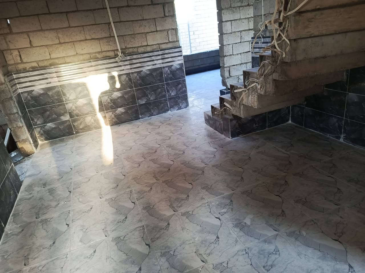 السلام عليكم كادر سيراميك متفرق شغل عل ليزر وبسعار مناسبة ارضي جدار اتصل وتبشر ***********
