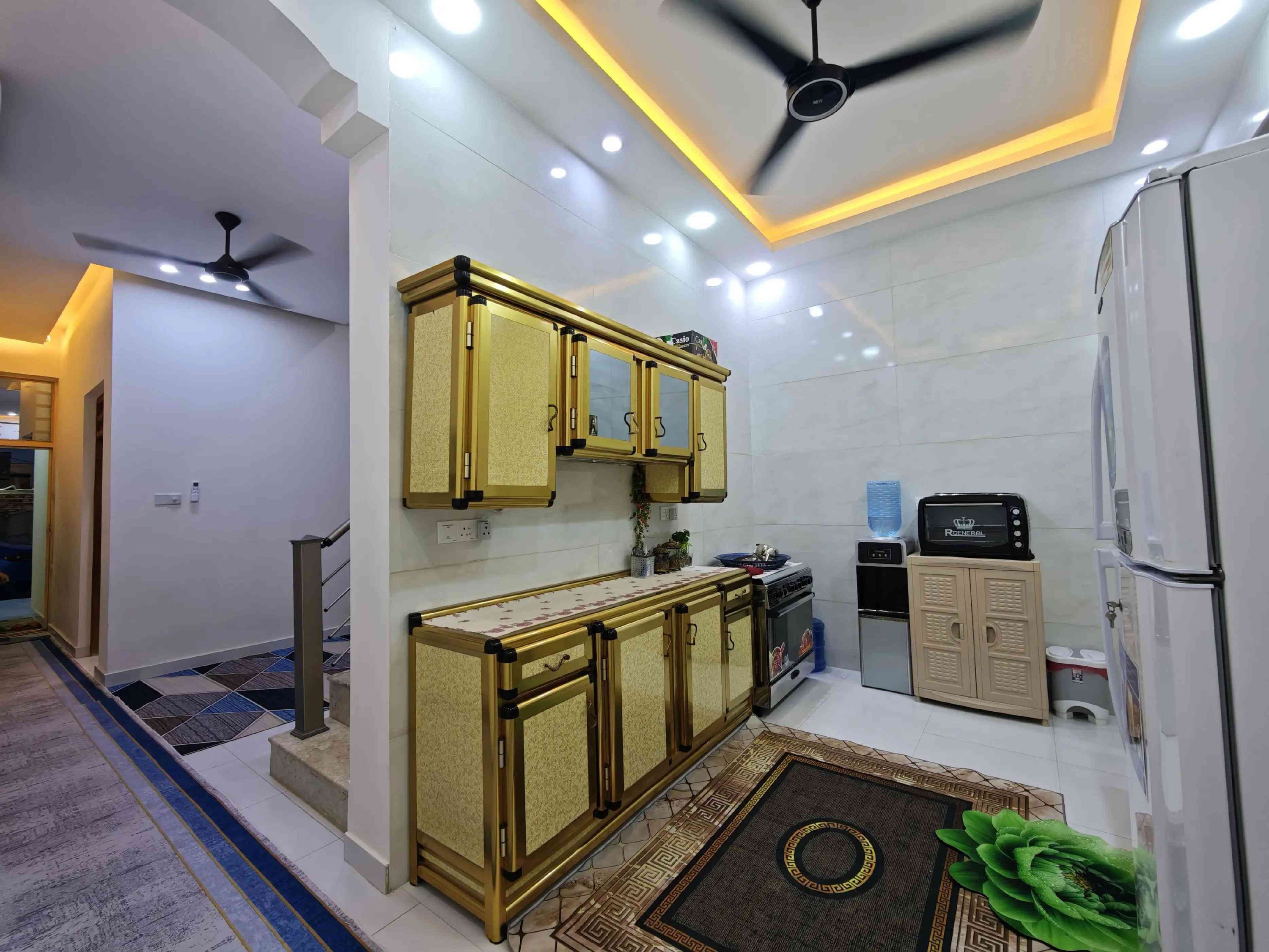 🏠 دار للبيع - موقع مميز وهادئ 🏠 المواصفات والتفاصيل: 📍 العنوان: حي الغدير الثانية- قرب شارع 20 - ميسان 💙 العماره  📐 المساحة: 100 متر طولاني  ⚖️ نوع السند: طابو صرف (ملك صرف). 🏗️ طابق واحد. 🛏️ غرفة نوم مريحة. 🛋️ صالة واسعة + استقبال للضيوف. 🍳 مطبخ بنظام (حار + بارد). 🚿 مرافق صحية (داخلية + خارجية). ☀️ منور لتهوية وإنارة طبيعية. 🚗 طرمة صغيرة بمدخل الدار. 💰 السعر والمواصلة: 💵 السعر: 88 مليون دينار عراقي. 📞 للاستفسار والتواصل: *********** ☎️🤳 #عقارات  #قطع_اراضي  #عقار  #بيع_و_شراء_عقارات #الشعب_الصيني_ماله_حل😂😂
