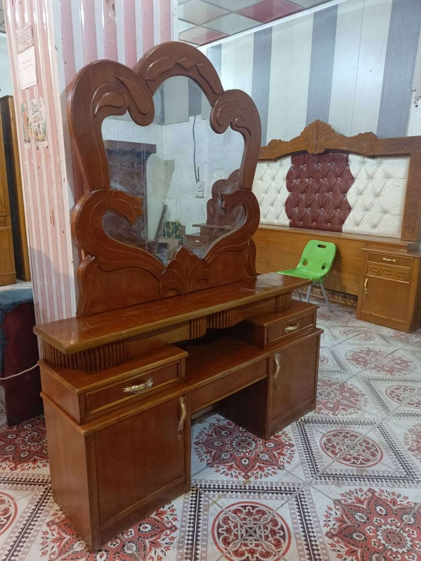 سلام عليكم ملحقات غرفه جربايه وميز وزاويه تزكام عراقي صاج خمسه ملم سعر 200العنوان ميسان حي العامل قرب صيدليه ومجمع الشاكرين رقم الهاتف ***********بي واتساب عمارة, ميسان
