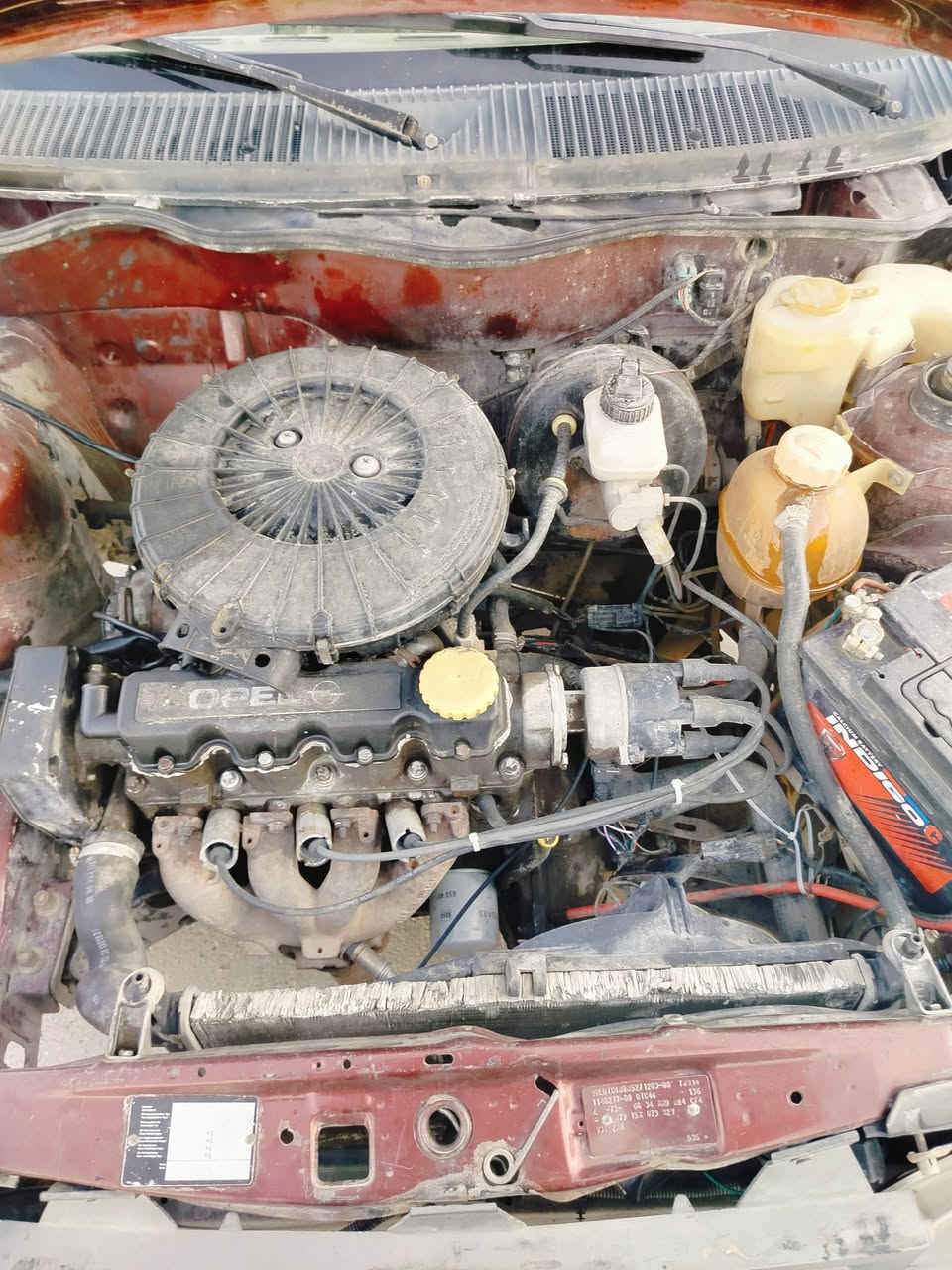 سياره للبيع كاديت موديل 91شرت تحويل سنويه مشروع وطني دفتر بنزين بي سعر 18بي مجال عنوان كركوك ***********
