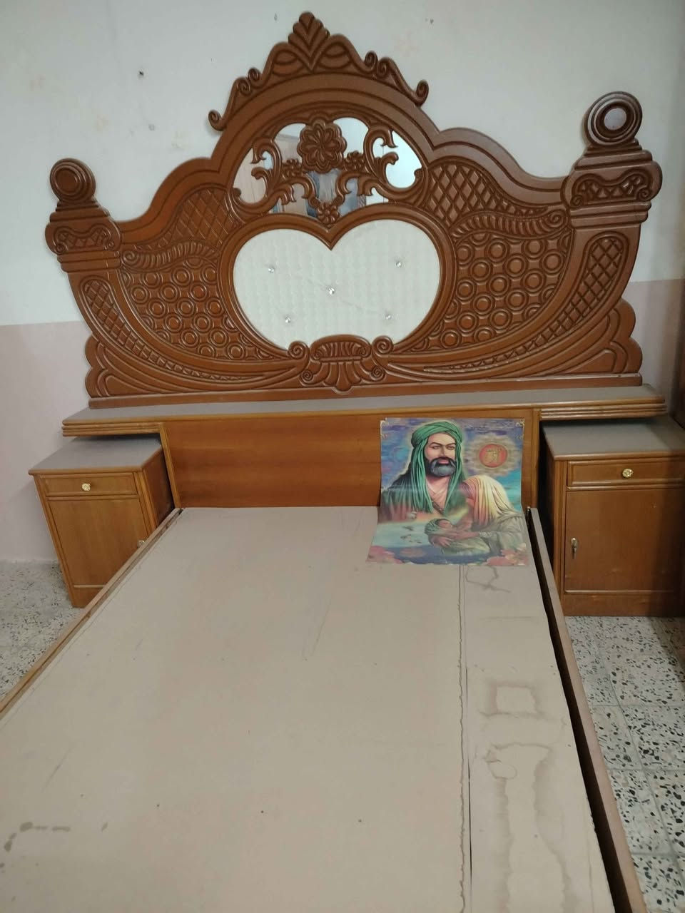 غرفه اخشاب للبيع جديده مامستعمله ولا يوم السعر ٩٠٠ اتصال على الرقم *********** بي واتساب النجف, العراق
