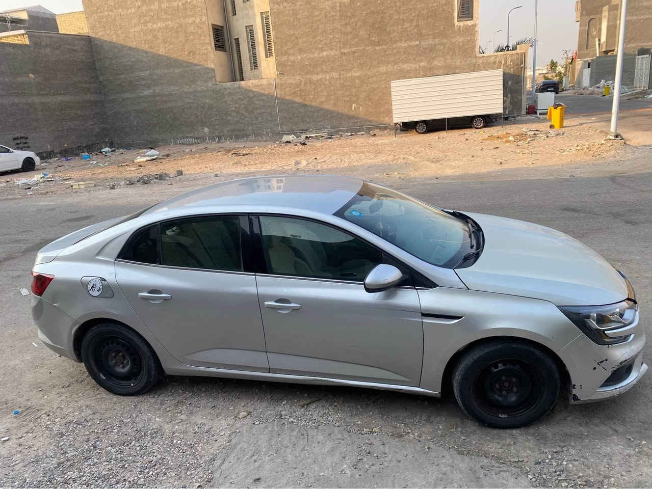 السلام عليكم 🫡 
رينو ميكان       2019
رقم بصره جديد تحويل مباشر 
السياره ما بيهه حادث فقط
صبغ بنيد وجاملغ فقط 
مكينه وكير بيكاتجو ياباني تحوير مضبوط 100/100
تبريد ثلج ويه السويج 
السياره خير من الله 
حداديه حلوه 
السعر 70 وبيهه مجال 
مكانهه البصره حي القضاة 
الهاتف ***********
مكلف بل النشر البصرة, العراق
