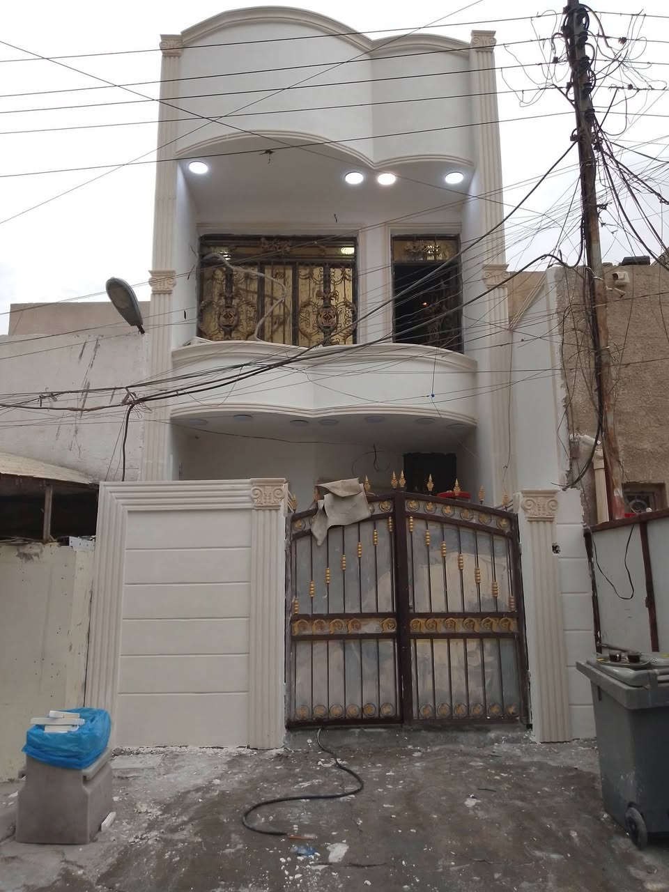 السلام عليكم لباخ مصري متفرغ حاليا شغل هندسي خشن وناعم داخلي وخارجي اسعار مناسبه مكاني بغداد رقم بي وتس ***********
