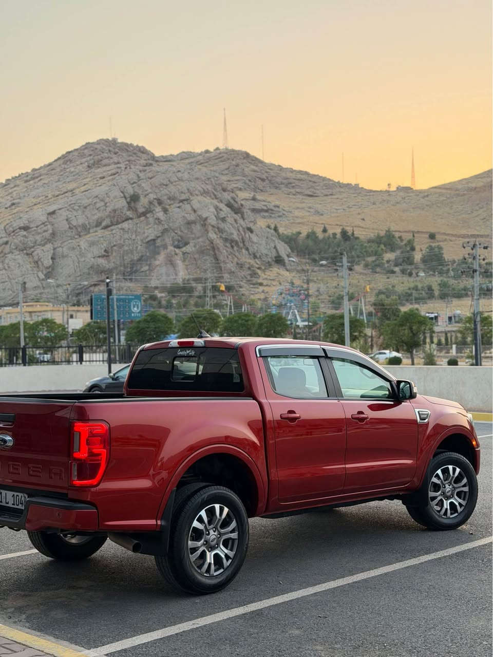 بسم اللّٰه الرحمن الرحيم
بەناوی خودای گەورە 
Ford Ranger 2022 lariat 
فۆرد ڕەنجەر ٢٠٢٢ قفل  ئەکسل نمونە مواسەفاتی لاریاتی فول فول بەسمە شەخال 
سەیارەکە رەقەم یەک جوانە تایبەتە 
قفل ئەکسل تۆماتیک 
گێڕو مەکینە بە شەرت ٢.٣ دەبل تۆربۆ 
ئێرباگ بەس سوکان سیستەم کراوەتەوە
کامێراو شاشە گەورە و ڕادار ئەوتۆ ستۆپ لایت لید بەگ لایت لید دەرکا کۆد کامیرا حاسە ئەوتۆ ستۆپ 
ڕاداری خەتی جادە کوشن کارەبای
کوشن جلد هیتەر شاشە ئەلیکترۆنی 
وەک بۆیاخ دوو پارچە و پەڵەک بۆیاخە بی ناو گرتن 
بەبی ناو گرتن سەیارەکە زۆر جوان و پاکە  
بەشەرتی وەکالە و بەناو کردن 
٩١ هەزار مایل ڕۆیشتوە
ناونیشان ڕانیە
ڤایبەر وەتس ئەپ 
***********
*********** السليمانية, العراق
