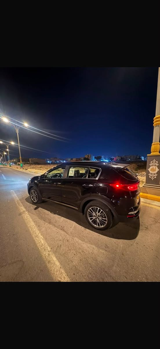 للبيع كيا سبورتج 2021 اعلى فئة فول مواصفات
*المواصفات:*
- الموديل: 2021
- المحرك: 2400 دبل كازكيت يعني انسه دوانز
- الدفع: 4x4
- اللون: اسود ملكي
- الممشى: 34,000
- الرقم: بغداد انكليزي بااسمي

*المواصفات:*
سقف بانوراما، لد امامي، متكيف، رادار تثبيت سرعة، تكيف، حساسات امامية خلفية، كاميرا خلفية، تبريد وتدفئة للمقاعد، تدفئة ستيرن، شحن وايرلس، شاشة كبيرة، صوت Harman Kardon، دخول ذكي + بصمة، ويل 19 انش

*الضرر:*
- السونار مرفق فقط بند صبغ

*السعر:* 155 ورقة
*المكان:* كربلاء
السيارة نظيفة وجاهزة ***********
