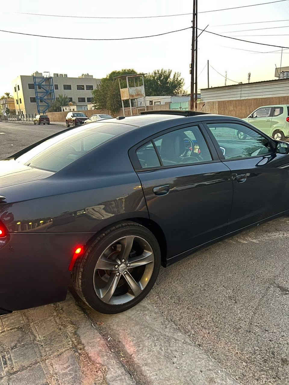 جارجر sxt plus 
موديل 2019
مواصفات
فتحة
داخل جلد
كشنات تحكم ذاكره
كشنات تدفئة تبريد
وتحكم ستيارن 
وبصمة واحدة
حادثها جاملغ الخلفي والباب جهة سايق
وبيها جاملغ امامي جهه صدر مبدل اهنا بالعراق والباقي مكفول 
سيارة بغداد باسمي تحويل ثاني يوم 
السعر 195 وبيها مجال سونار موجود العنوان الكاظمية الظباط *********** بغداد, العراق
