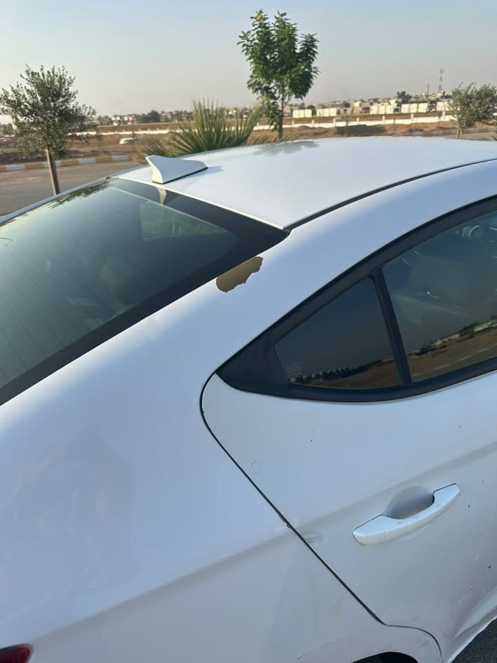 النترا • ٢٠١٨ • باب خلفي متضرر