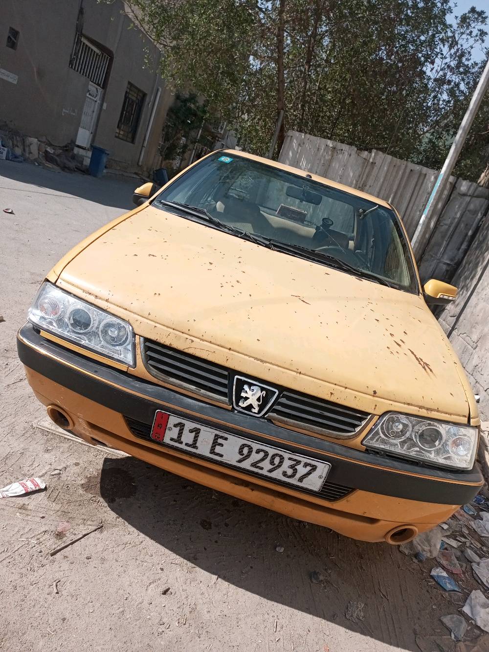 سيارة بيجو 2013 بأسمي رقم إنكليزي بغداد ب 23 ورقة  فقط
السلام عليكم السيارة شوفت عينكم بل صورة كشرهة 80% نظافتة 
تبريدهة شغال بس دفع قليل يحتاجلهة اشاير وقمشي مال كيلو متر سيارة بيهة مشكلة جنت عارضهة ب 25 بس نزلت لل 23 لئن بيهة لو فيت بم لو واحد من الحساسات بي مشكلة ف تعطس السيارة من تمشي بيهة هواي هزة جاهزة بوجهك تحول 

بغداد مدينة الصدر قطاع واحد 
***********