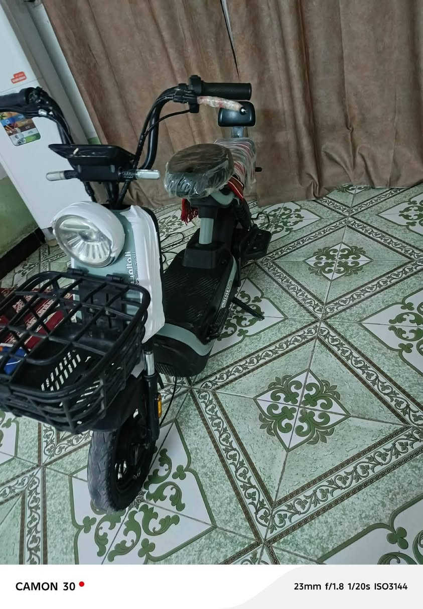 السلام عليكم دراجه شحن ريان حجم 14 دراجه اتخبل بعدها جديده السعر 400 وبيها مجال هاذه رقمي *********** وترهم اقصاط
