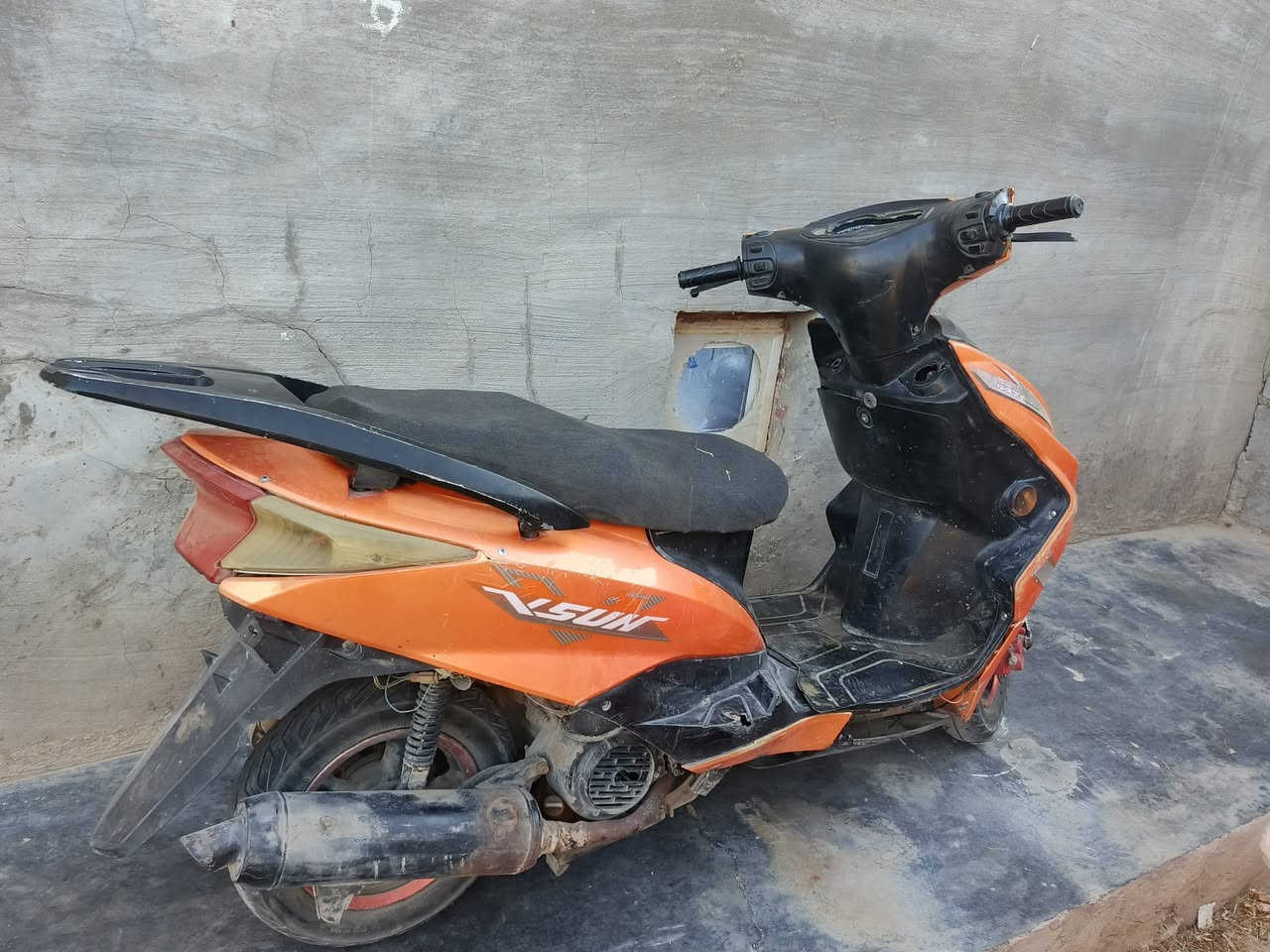 السلام عليكم ماطور راكي كهربائي شغاله محرك صبانه مامدود عليه السعر 200وبيه مجال هذا رقمي اتصل وبيك خير وتدلل *********** المكان الجزيره الرمادي

