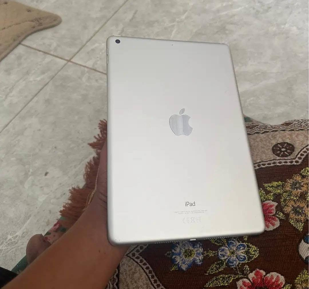 سـلام علـيكم ايـباد iPad iPhone 9  مـكفول  جـهاز جديد  معى ملحقاته كارتونه +شاحنه+كفر  ذاكره 64 جديد بطاريه 88 نضافه فول السعر 230 وبي مجال  المريضه اطلع كبل  مكان بين الناصريه والغراف ***********
