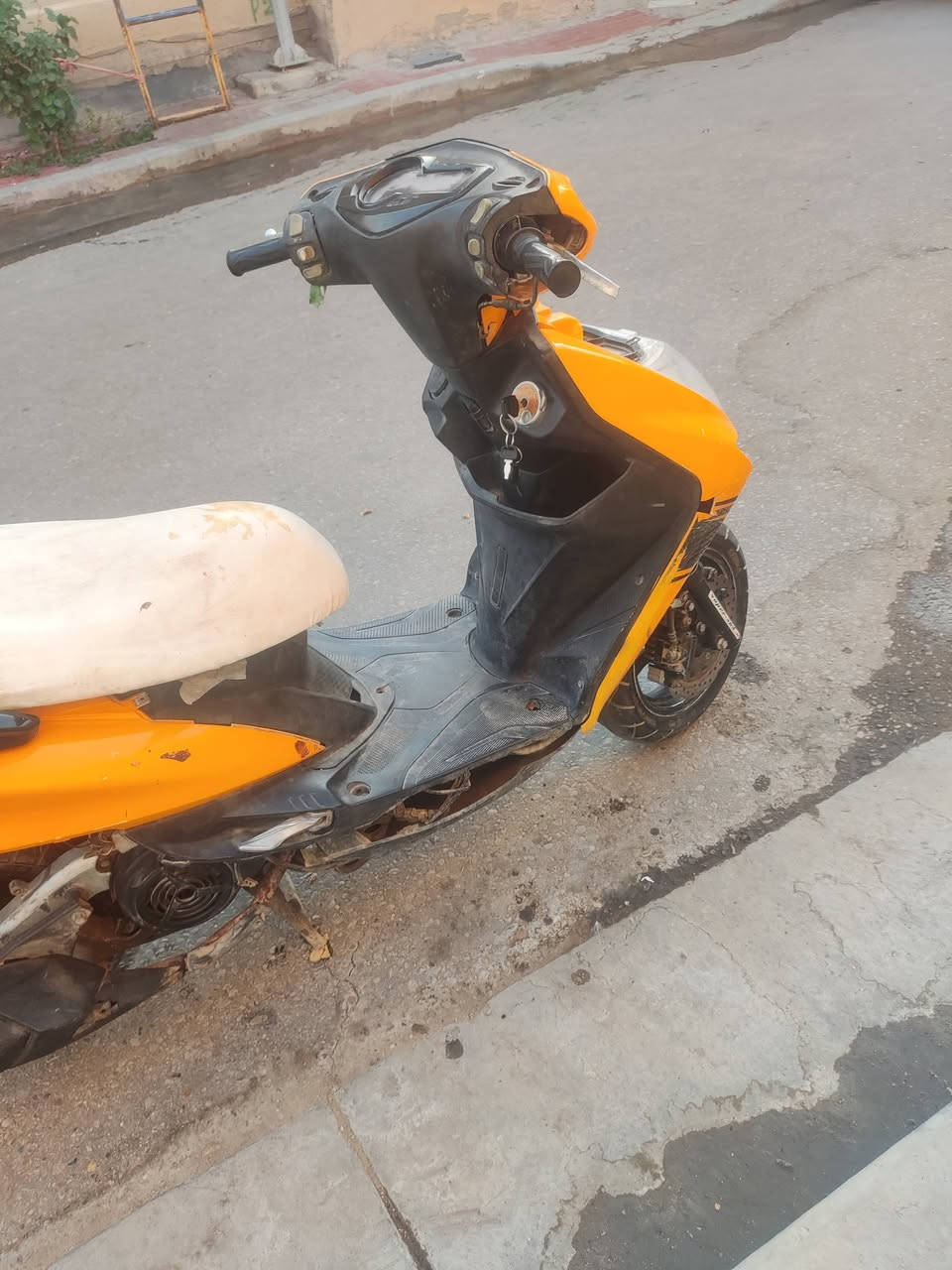 دراجه سكنز متياز ياباني عالي للبيع كامله وجاهزه مكينه خير من الله كهربائيات كله شغاله شلعه فول لسعر 250 لشراي يتصل *********** مكاني كربلاء امن داخلي
