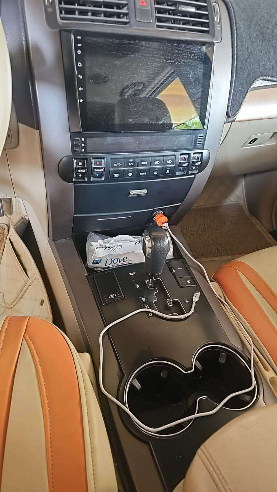 السلام عليكم / كيا موهافي للبيع 

موديل ٢٠١٢
رقم بغداد بأسمي مباشر
دولية 
زراك لايت 
فور ويل
كشنات كهرباء 
تبريد تدفئة بالمقاعد
باب الجنطة شفط 
جامات جانبية قلاب
كشنات جلد 
مقعد السائق ذاكرة 
ستيرن كهرباء
بصمة 
مري شفط 
فتحة 
فور ويل 
مكينة گير حدادية كلهة جديدة مكانهة بابل الاسكندرية السعر ١٧٠ وبيهة مجال (((( مككككلف بالنشرررر ))))
للاستفسار ***********

