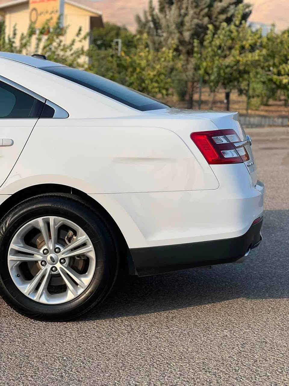 Ford taurus🇺🇸2013
سەیارەکە خلیجیە مواسەفات se  
ناو زەردە 
گێڕو مەکینەی بەشەرت. 🔥
ماشاللە سەیارەکە تا بڵێی بە خزمەت و جوان ماوەتەوە🔥 
تەنها دو بست بۆنیتەکەی پەمپە بێ ناوگرتن بە شەرت سەنەوی بەسەر چوە بە ناوکردن و خرامە بەشەرت 🔥 
ناونیشان : سلێمانی 
ڕەقەم تەلەفون : ***********
خوار هەمو بازاڕ سعری 105$ معامەلەیەکی برایانە السليمانية, العراق

