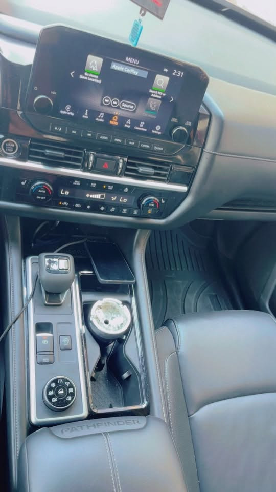 نيسان باثفايندر 4WD SL

الموديل : 2024 

حجم المحرك : 6 سلندر (3,5L)
بدون تبديل ولا صبغ فقط دعامية
ماشية 16532m
ايرباك فقط بردات 
المواصفات : 
بصمة 
تشغيل عن بعد
رادار امامي (تحديد مسار)
رادار جانبي (نقاط عمياء)
رادار خلفي (تحذير من الاصطدام)
حساسات امامية+ خلفية
كاميرات 360°
كشنات جلد
كشنات تدفئة
تحكم الكشنات امامي كهرباء
اشاير بالمري
تبريد مركزي 3 قطع
تحكم وضعيات القيادة...Drive Modes 
شفتات + تحكمات استيرن 
هيتر استيرن
شاحن لاسلكي
‏Apple Car Play
‏Android Auto 
هاند بريك بصمة
اوتو هولد Auto Hold
اوتو ستارت ستوب Auto Start stop
مانع انزلاق+ABS
شاشة كبيرة لمس+كاميرا
منافذ AUX+USB
7 راكب كشن متصل
السعر (280)
للتواصل على الرقم ***********
