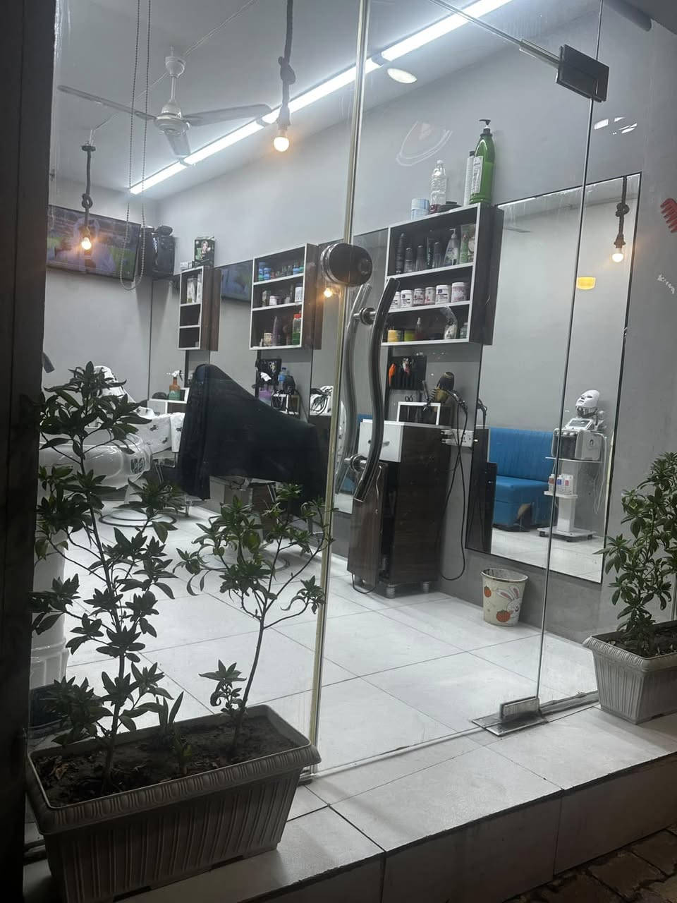 محل حلاقة • ايجار • قابل تفاوض