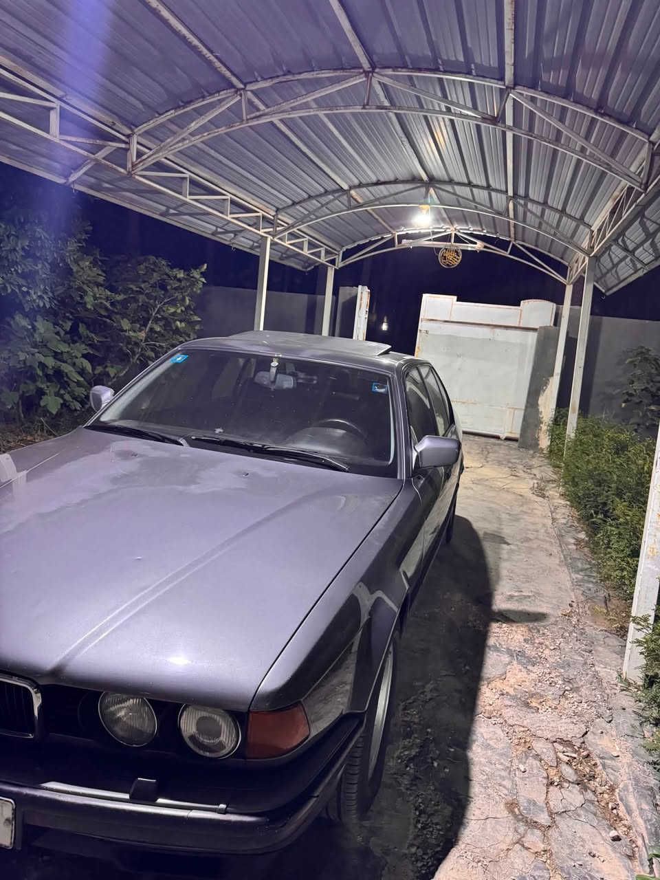 السلام عليكم bmw730i 1993 سلندر8 للبيع مكفولة سيارة نظيفة مبدلة مكينه قبل شهر لاتنقيص ولاتبخير تخم تاير جديد صدر امامي خلفي جديد وارد ياباني سيارة مكفولة من البچم للدعامية وسيارة جاهزة من كل النواحي سيارة بيها بابين عكس السايق صبغ بدون ضربة والباقي مكفول بيها جراد قمارة وبنيد وصندوق وكهربائيات شغالة  
السعر 110$ وبيها مجال
مكان واسط - العزيزية 
للاستفسار الاتصال على الرقم
***********
