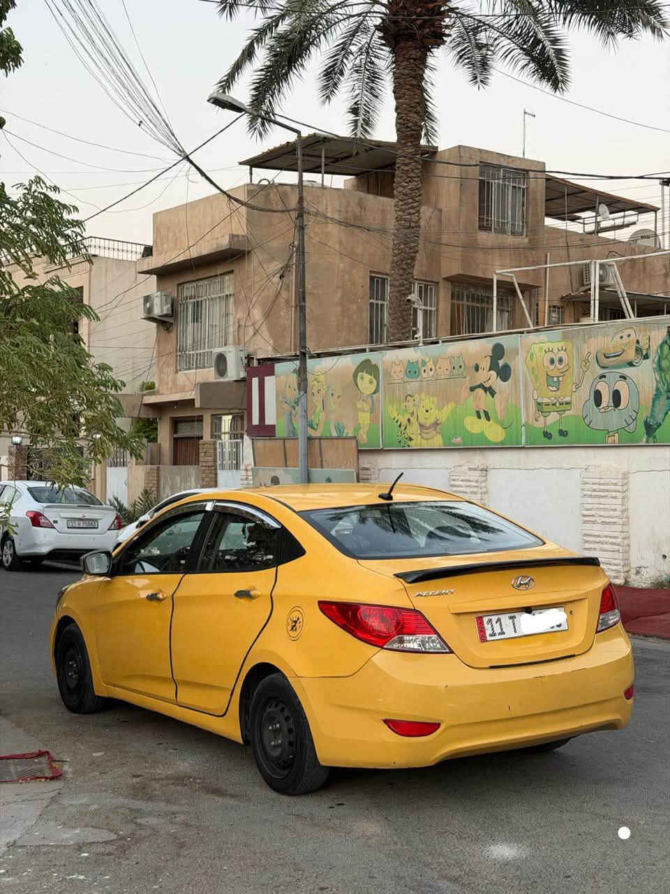 هونداي اكسنت 2013
محرك 1600 
رقم بغداد الجديد باسمي 
السعر 68 ورقه 
سنويه جديده
محرك كير ممتازات
تبريد ثلج ❄️ 
تخم تاير وباتري جديد
شاشه وكامره وحساسات 
السياره مناقصها شي 
مكاني بغداد منصور 
للاستفسار ***********

