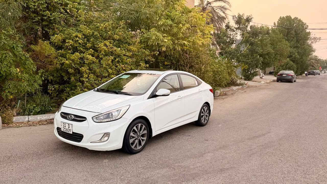 السلام عليكم للبيع فقط 
 *********** السعر 100 نهايته هوانداي اكسنت موديل 2016 محرك 1600 دوش قطرتين
وارد خليجي بيه بس دور جاملغ والباقي مكفول فول مواصفات فتحه شاشه كامره داخل لونين  تحكمات جهتين اشاير بلمري ويل كب كروم لايت زنون لدات امامي وخلفي ماشيه 103 السياره جاهزه محرك وكير وحداديه وتبريد وتخم تاير بحاله ممتازه جدا رقم بغداد انكليزي تحويل مباشر سنويه لغايه 2029  السياره موجوده في كربلاء
