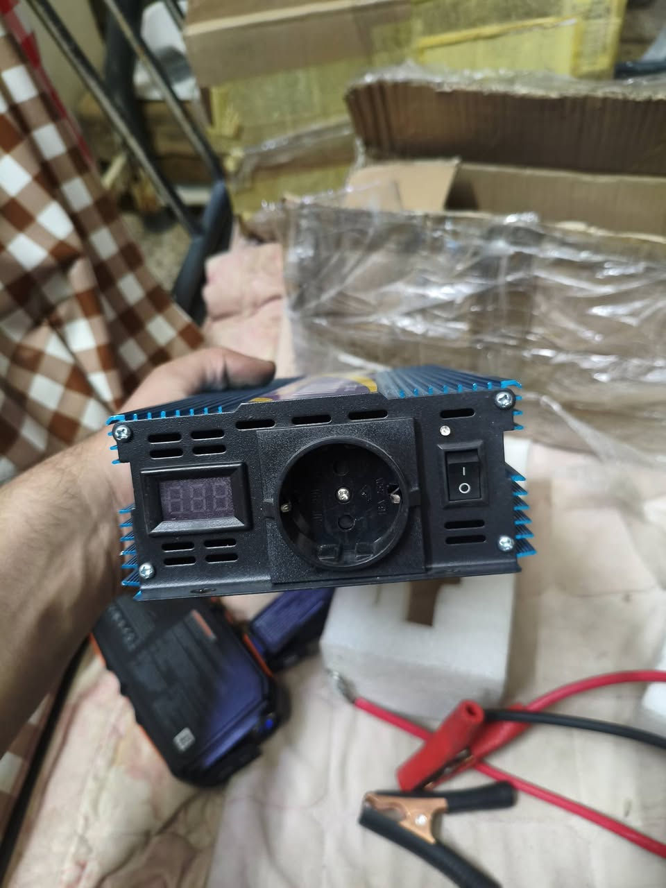 عاكسة 3000W/V24
جديدة غير مستخدمة كامل ملحقات سعر 90الف

