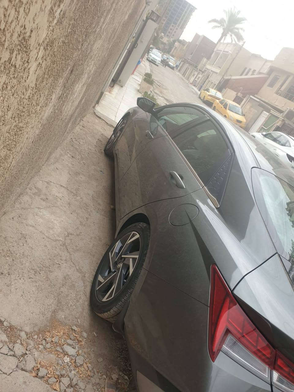 النترا هايبرد ٢٠٢٥ للبيع
النترا هايبرد ٢٠٢٥ وارد امريكي فول 
ماشية ١٤ الف  بدون صبغ بدون تبديل
السيارة بحالة الزيرو برغي ما مفتوح راديترات 
بلادية وكلشي بيها بلادي
فتحة وبصمة وصندوق ذكي واوتو هولد ورادارات ونقطة عمياء وهاند بريك بصمة 
وبقية المواصفات المعروفة 
سيارة تبريد ثلج وكلش نظيفة 
حادثها الجاملغ الامامي اليمين تعديل على البارد فقط وصور الحادث موجودة 
السعر ١٥٨
للاتصال ***********
السيارة رقمها بغداد موجودة في حي الاعلام قرب تقاطع درويش

