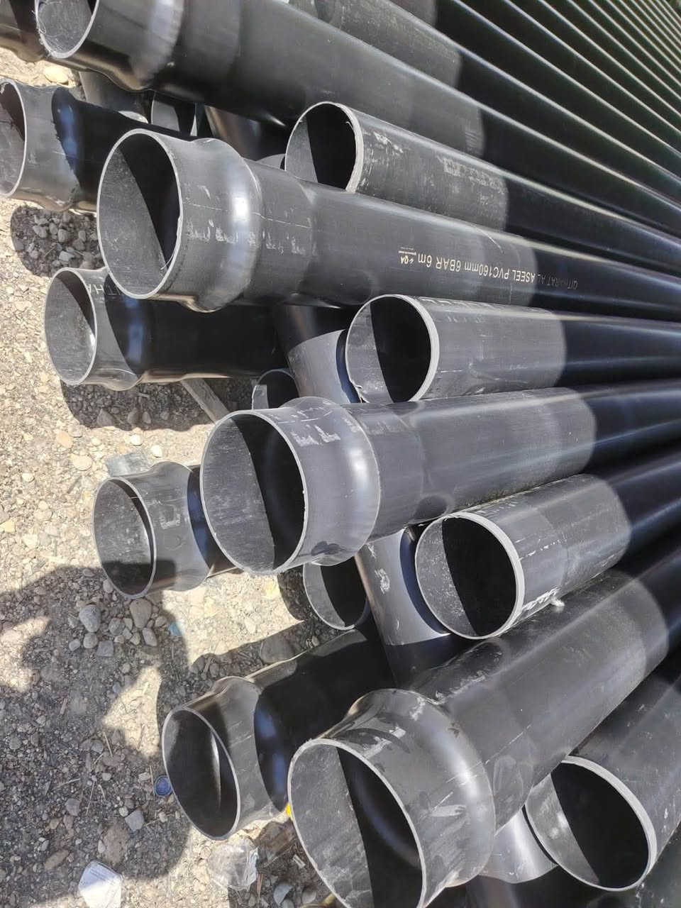 مصنع وشركة قيثارة الأصيل للصناعات البلاستيكية
 QITHARAT AL ASEEL PVC CO

الجودة العالية والمواصفات القياسية التي تدوم!

🔹 المنتج: أنابيب UPVC عالية الجودة باللون الأسود مع وصلات إحكام متينة.
🔹 الضغط: 10 بار (6Bar - 10Bar متوفرة وفق احتياجك).
🔹 المقاسات والقياسات: متوفرة بأقطار متعددة تبدأ من 110 ملم وحتى 250 ملم (بطول قياسي 6 أمتار).
🔹 المميزات:
 مقاومة عالية للضغط والظروف الجوية المختلفة.
 سهولة في التركيب مع متانة فائقة تضمن عدم التسريب.
 خيارك الأفضل لمشاريع المياه والسباكة والبنية التحتية.
📞 للطلب والاستفسار، اتصل بنا الآن:
📱 ***********
